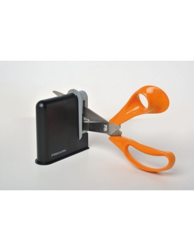 FISKARS AFILADOR DE TIJERAS